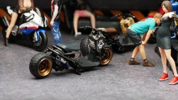 1/64 Scale Japanese Zoomer Original Hella Flush Modified Motorcycle - Image 5