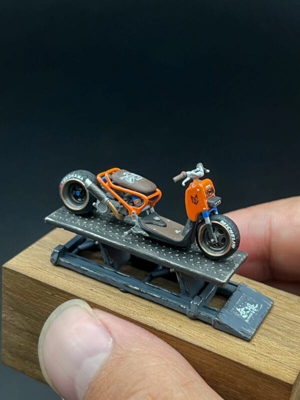 1/64 Scale Japanese Zoomer Original Hella Flush Modified Motorcycle
