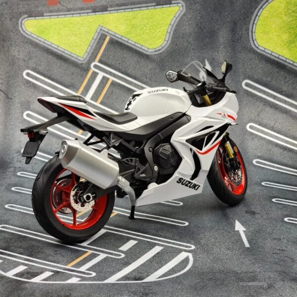 1/9 Scale Suzuki GSX-R1000R - Image 5