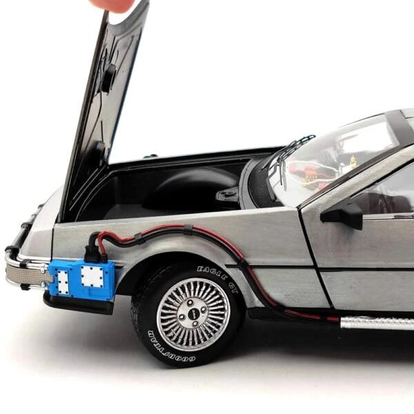 HW 1/18 for Elite Back To The Future Time Machine - Image 7