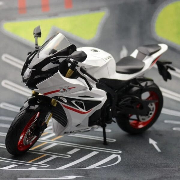 1/9 Scale Suzuki GSX-R1000R - Image 4