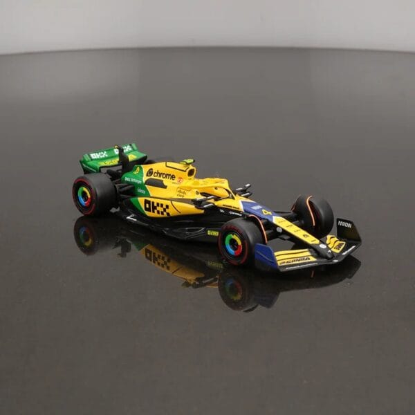 1:43 Mclaren F1 Car - Image 2