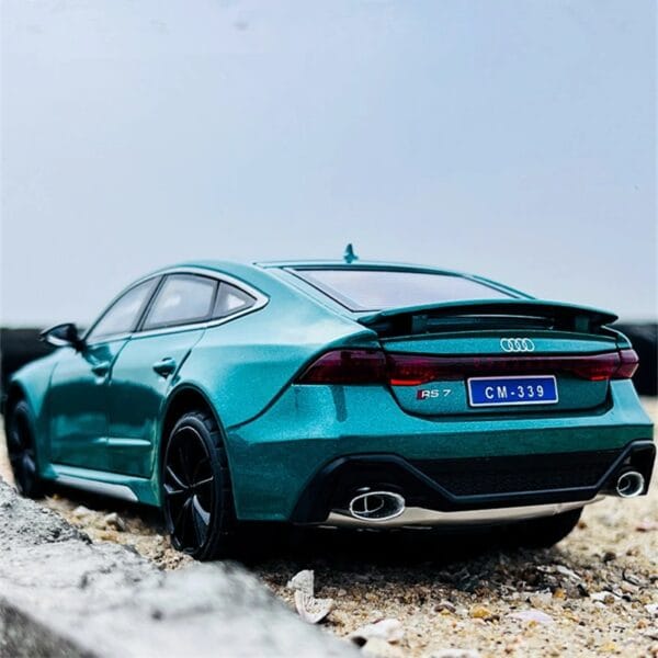1:24 AUDI RS7 Coupe