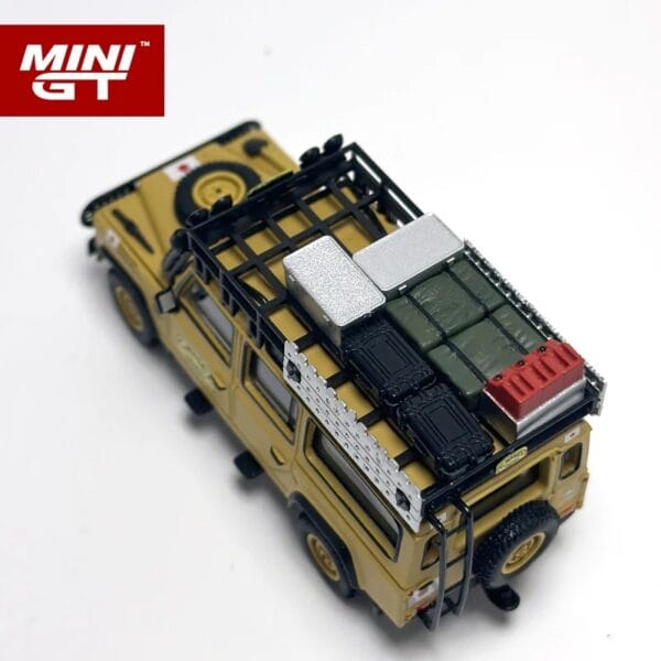 MINIGT 1:64 Defender 110 1989 Camel Trophy Amazon Team - Image 6